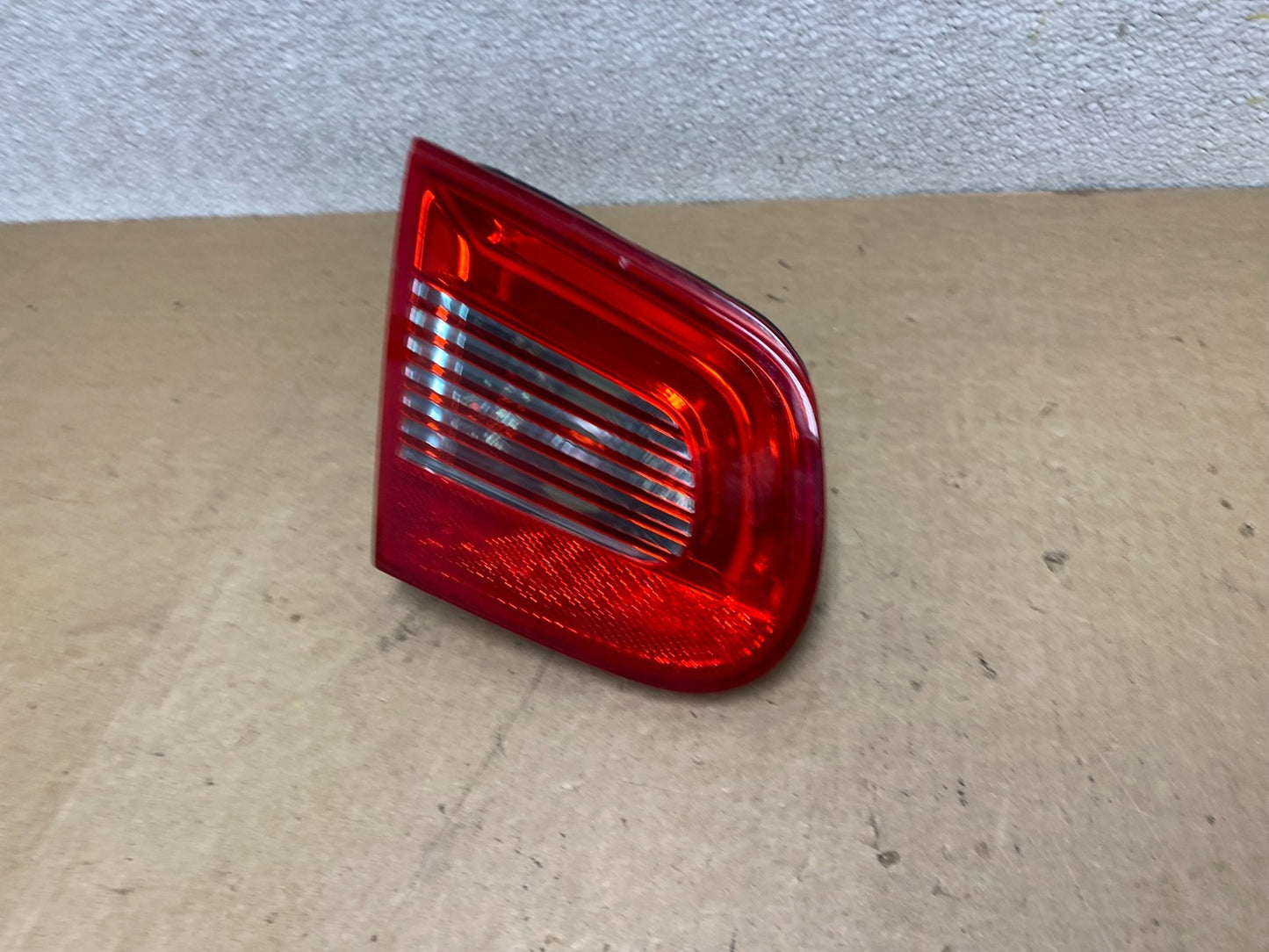 2007 - 2011 Volkswagen Eos Left Driver Tail Light Inner Oem W8557 DW1