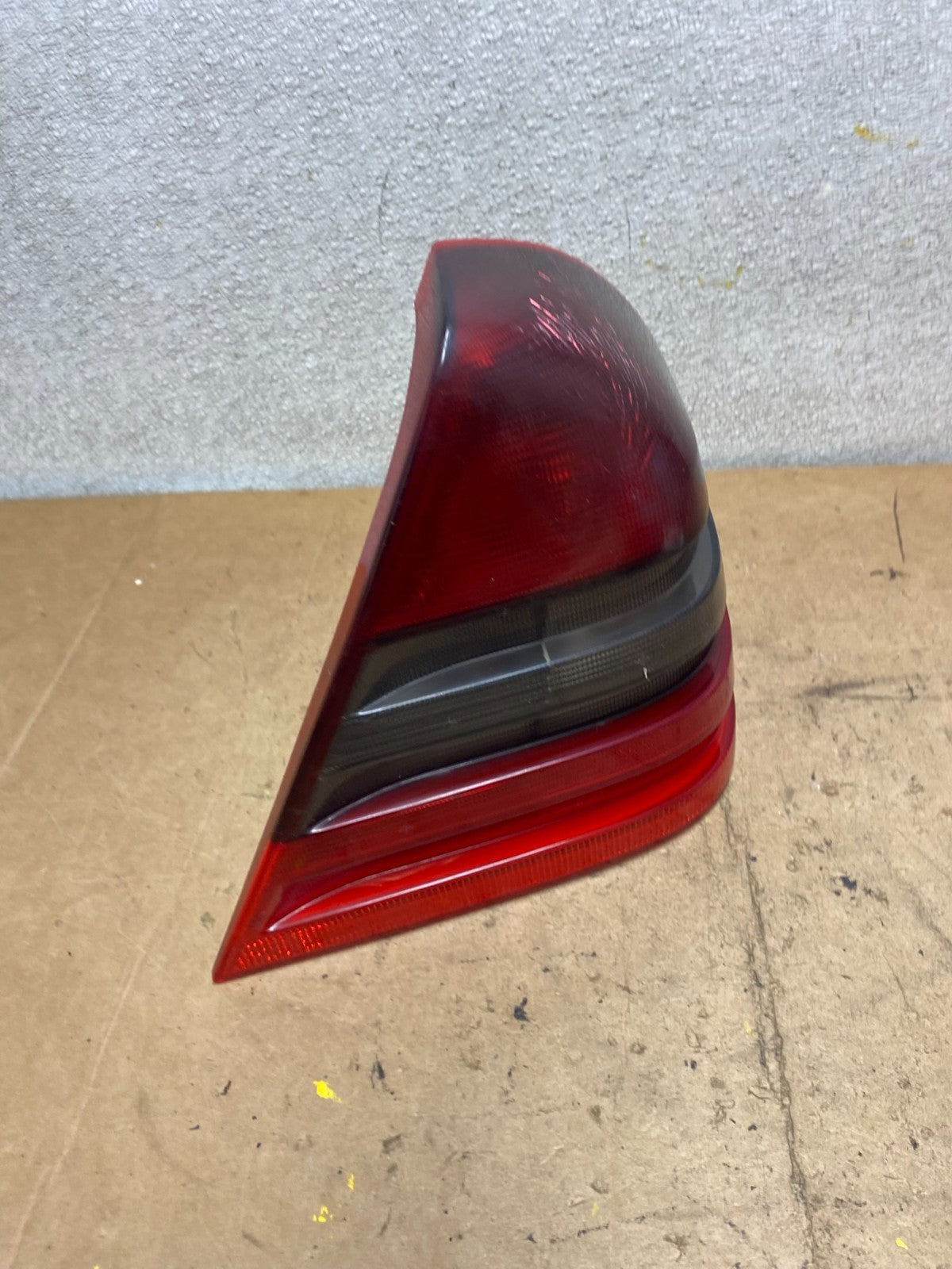 1998 to 2000 Mercedes C-Class Passenger Right Side Tail Light X7090 PS2
