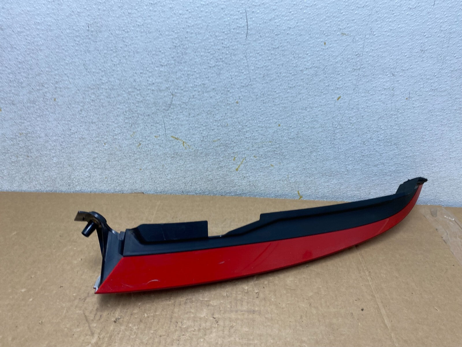 2003 to 2006 Volvo XC90 Right Passenger Side Upper Tail Light OEM O5232 DW8
