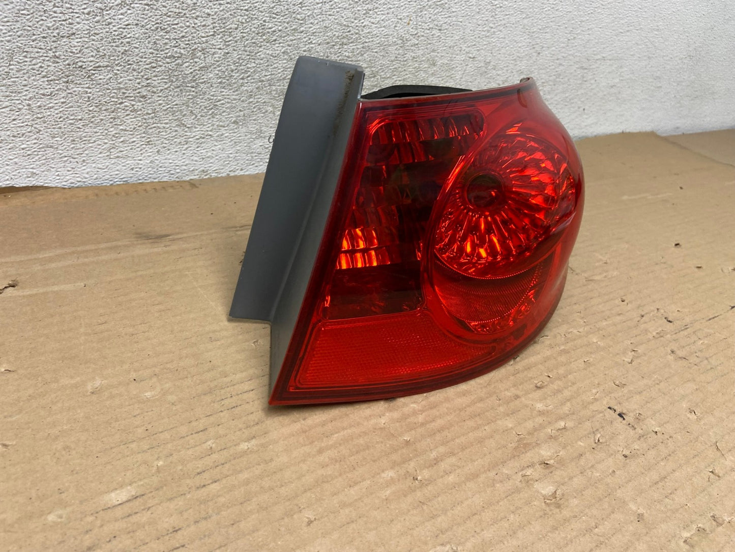 2007 to 2010 Hyundai Elantra Sedan Right Passenger Side Tail Light AG8139 LK1