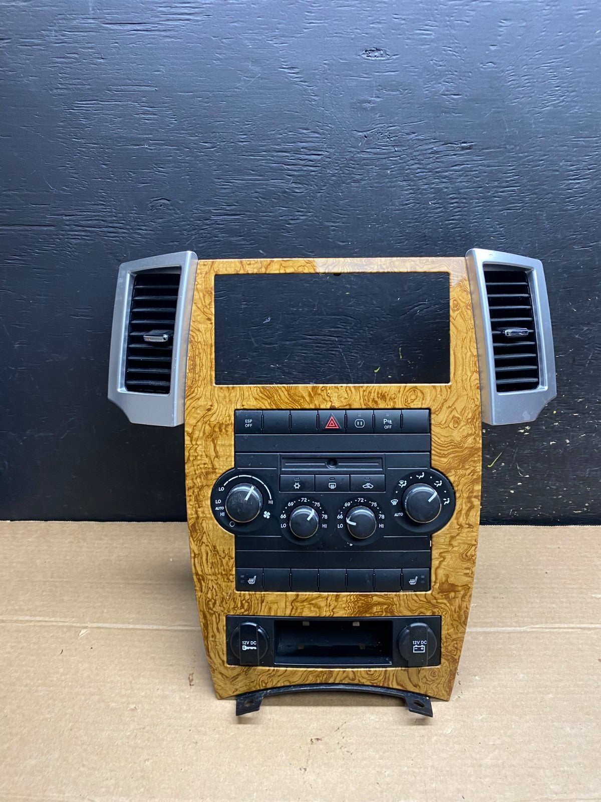 2008 2009 2010 Jeep Commander Grand Cherokee A/C Climate Control Bezel W6461 DG0