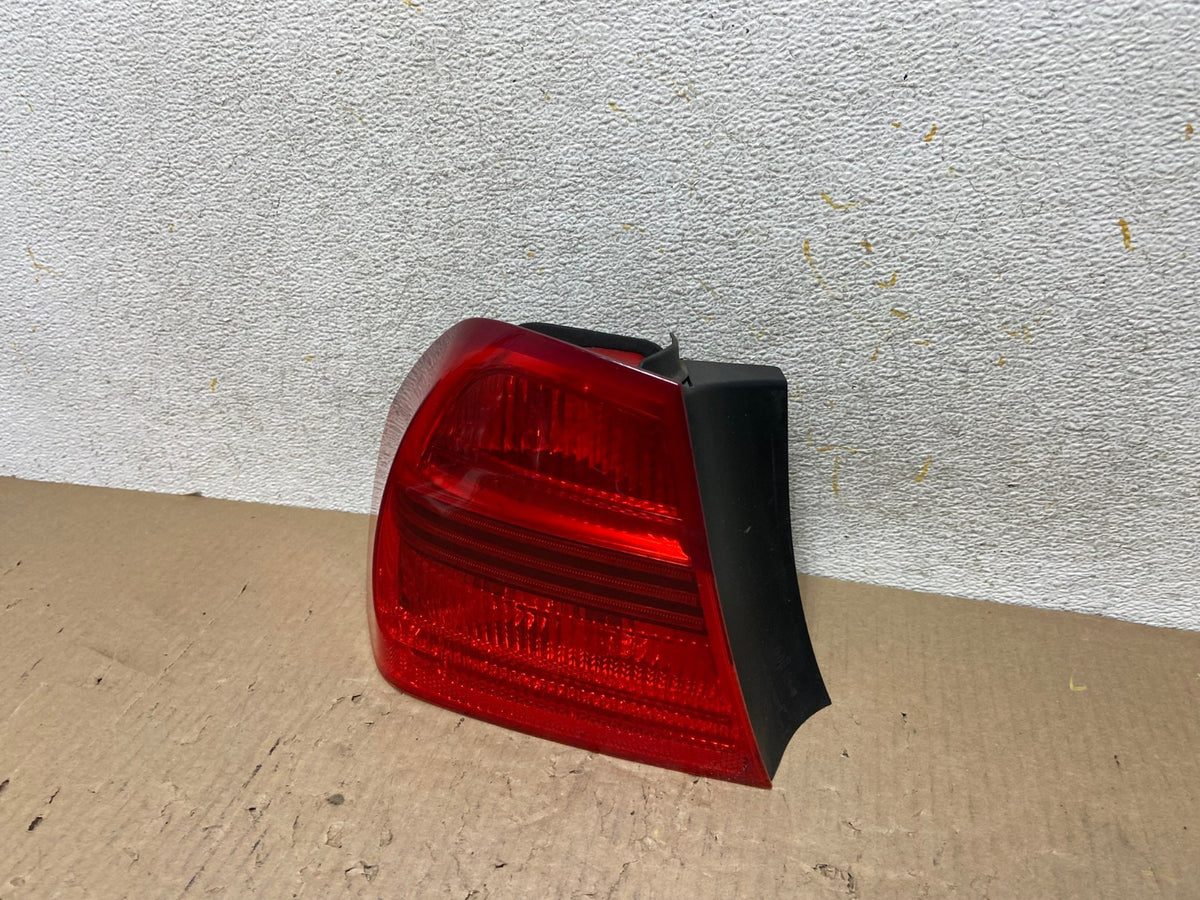2006 2007 2008 BMW 328i 3 Series Left Driver Lh Side Tail Light AH5970 LK2