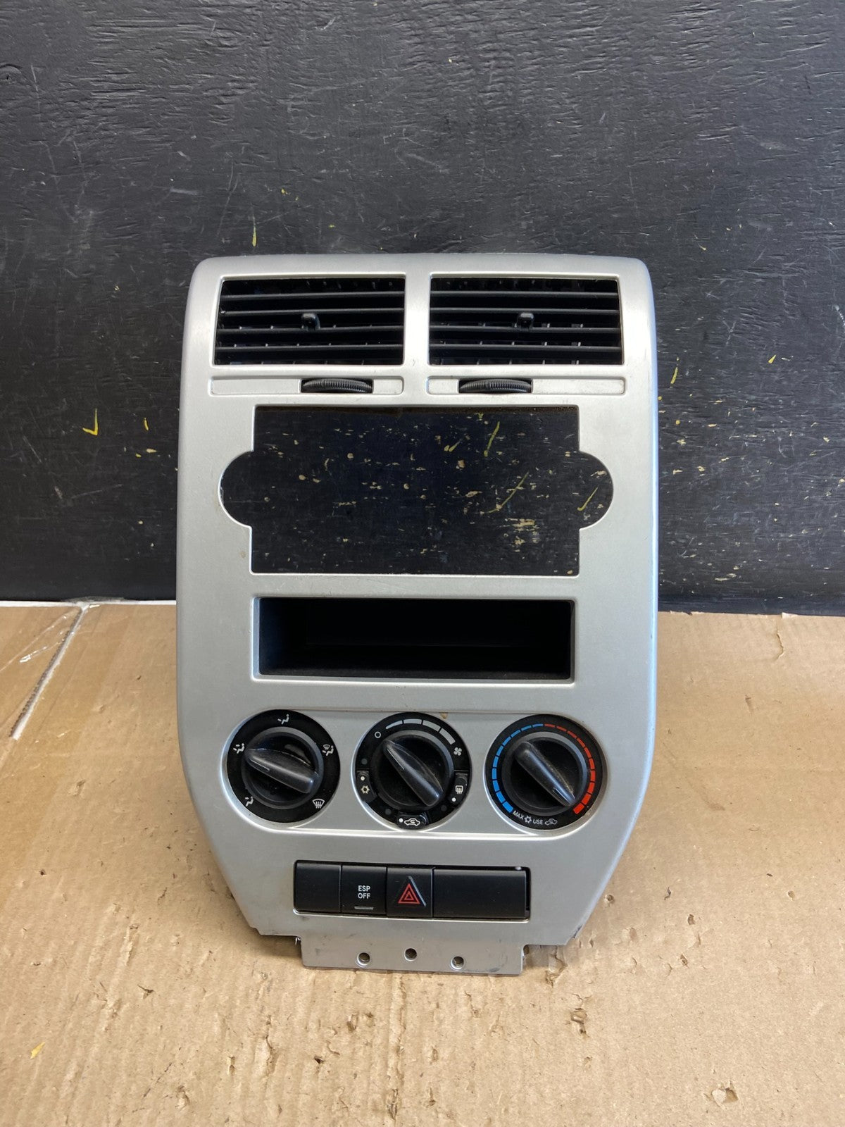 2007 to 2009 Dodge Caliber Dash Radio Center Bezel Climate Dash AB2291 DG0