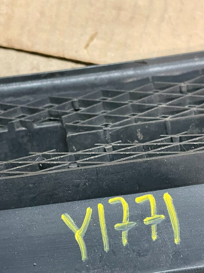 1992 to 1994 Mazda 323 Front Radiator Grill Grille Y1771 PS9