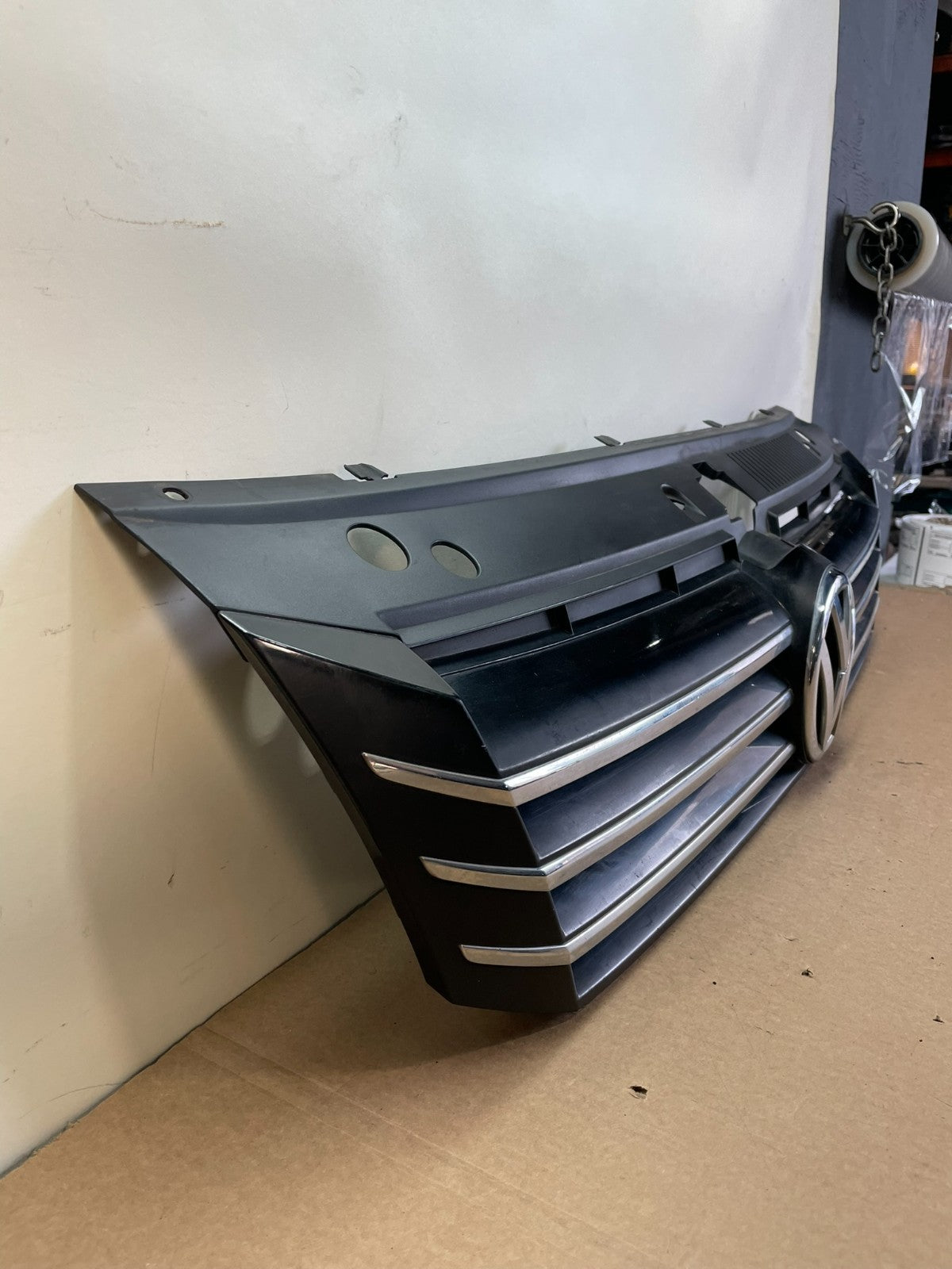 2012 to 2015 Volkswagen Passat Front Upper Grill Grille AH0286 DG2