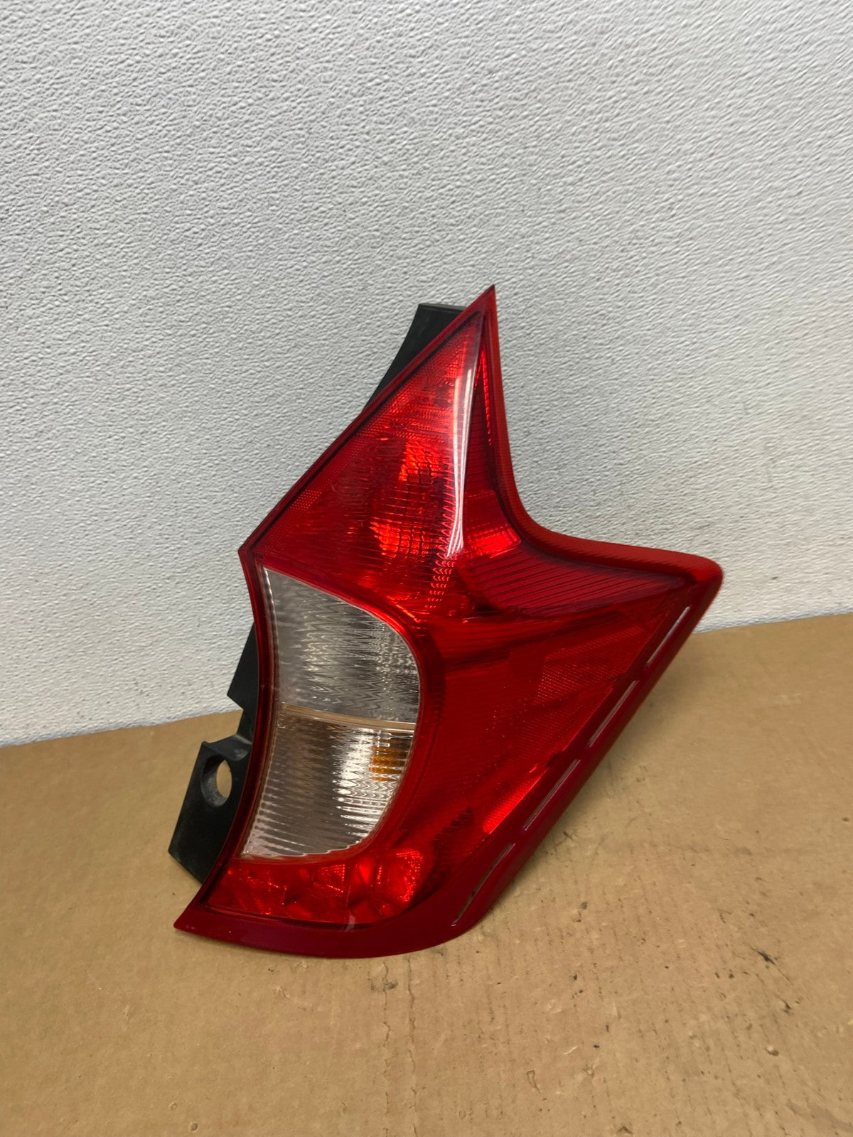 2014 - 2019 Nissan Versa Note Hatchback Right Passenger Tail Light AC8481 LK0