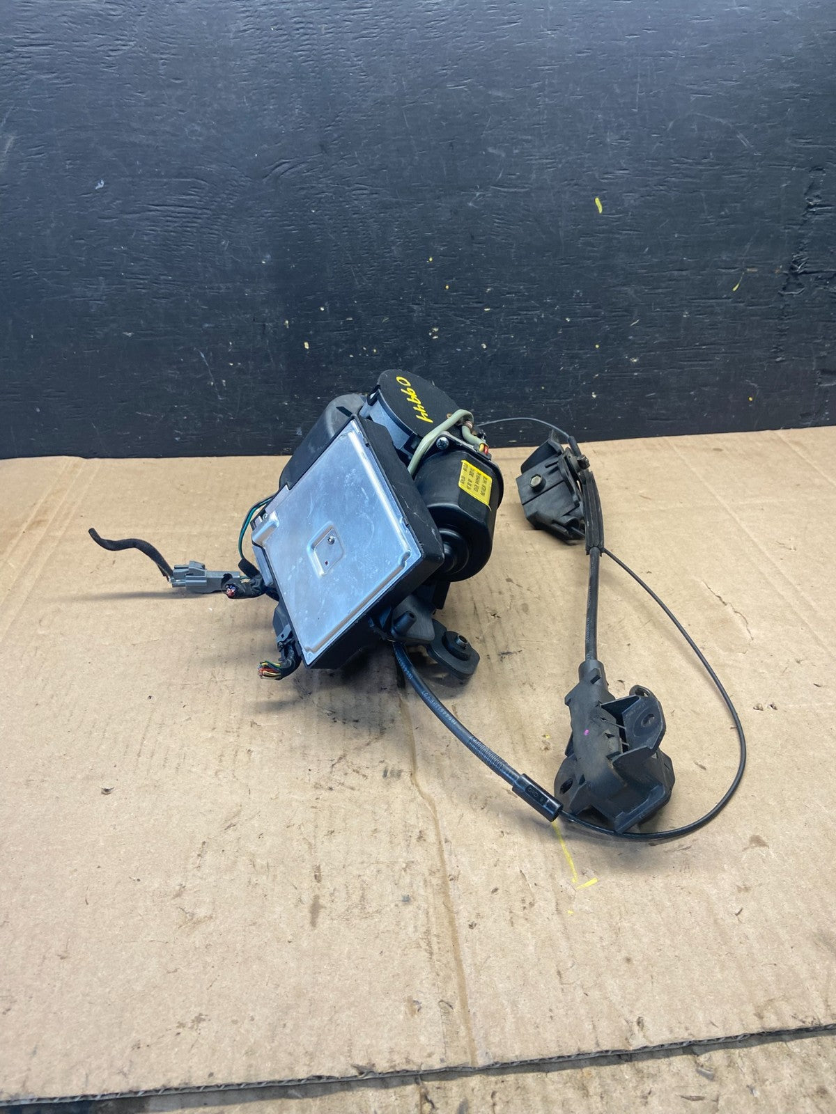 2007-2014 Kia Sedona Left Electric Power Sliding Door Motor Regulator o9944 DG3