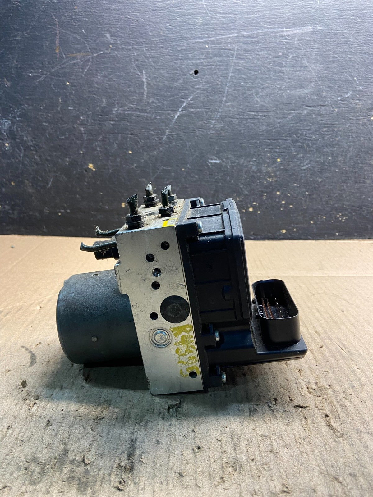 2001 2002 2003 BMW 325i 330i ABS Anti Lock Brake Pump 3451 6762113 z0781 DG1