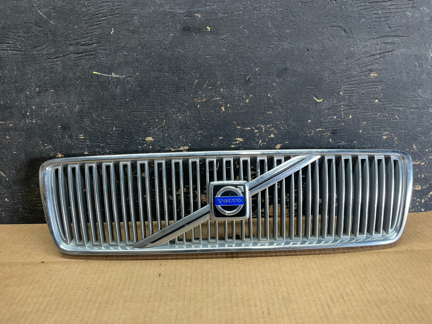 1999 to 2003 Volvo S80 Front Upper Grill Grille OEM AA9083 DG0