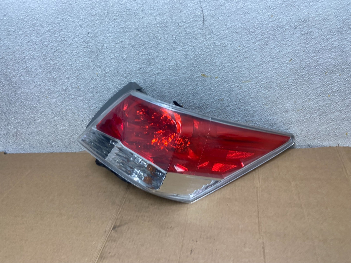 2008 to 2012 Honda Accord Sedan Tail light Right Passenger RH Side AA1101 DW1