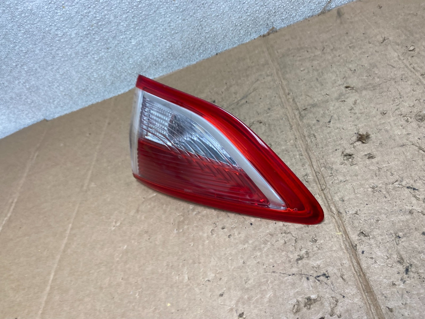 2013 to 2016 Ford Escape Right Passenger RH Side Inner Tail Light OEM AA4087 DW1