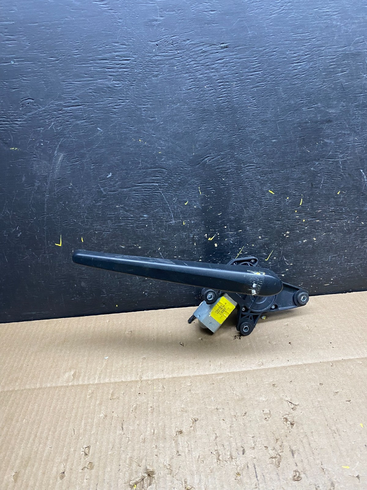 2013 to 2020 Buick Encore Windshield Rear Wiper Motor V1564 DG0