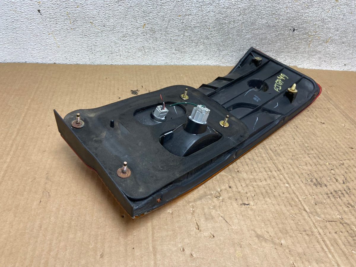 2002-2004 Honda Odyssey Right Passenger RH Side Tail Light Inner AI6749 LK5