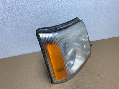 2002-2006 Cadillac Escalade Right Passenger Side Halogen Headlight AB8151 DW2