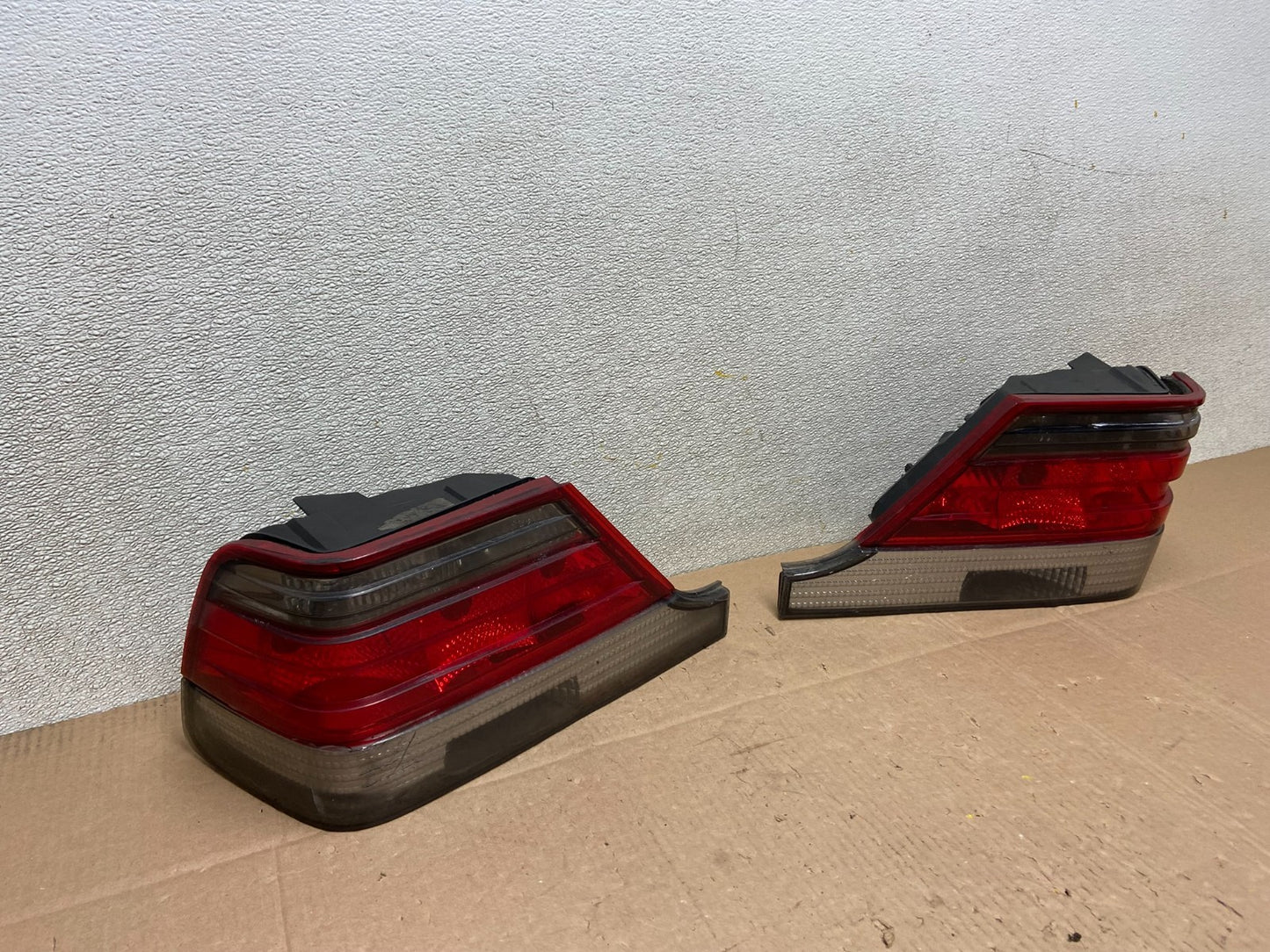 1998 to 1999 Mercedes-Benz W140 Left Driver LH Side Tail lights OEM Y2701 DW2