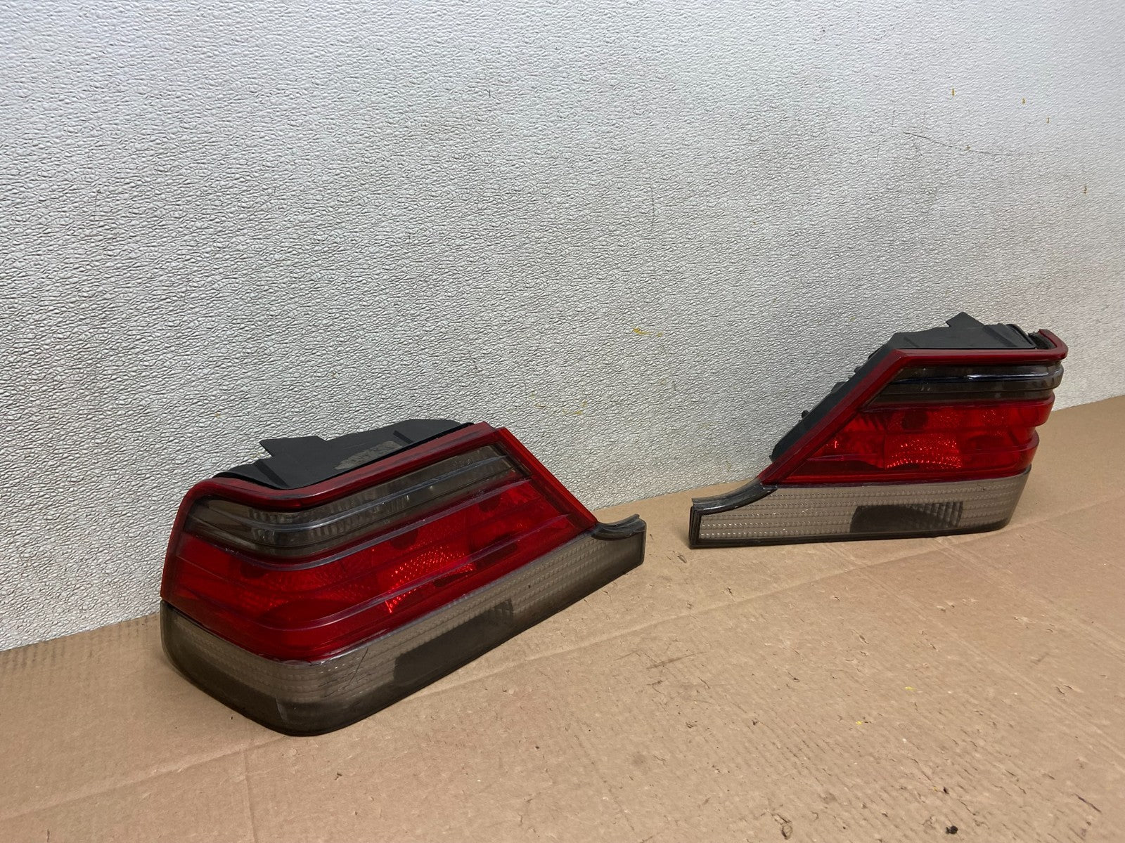 1998 to 1999 Mercedes-Benz W140 Left Driver LH Side Tail lights OEM Y2701 DW2