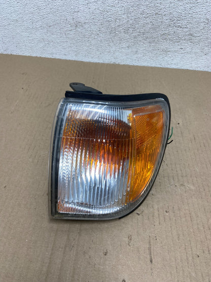 1999-2004 Nissan Pathfinder Front Left Driver Turn Signal AF5796 DW2