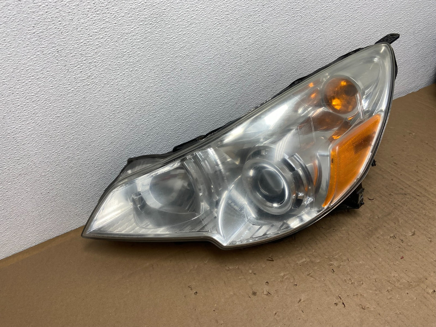 2010 2011 2012 Subaru Legacy Outback Left Driver Halogen Headlight AD2501 DW2