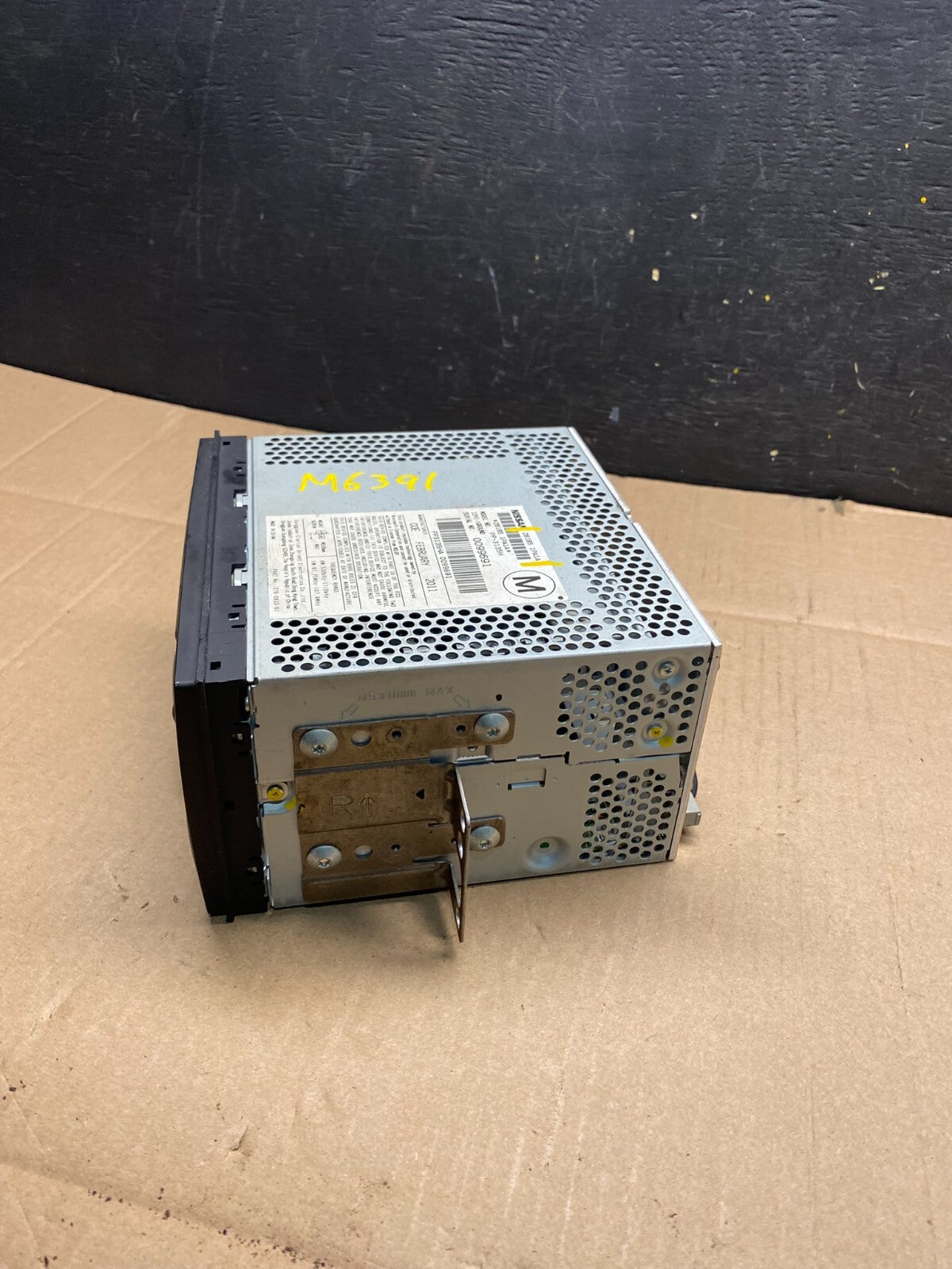 2012-2017 Nissan NV1500 Radio AM FM CD Player Receiver M6391 DG2