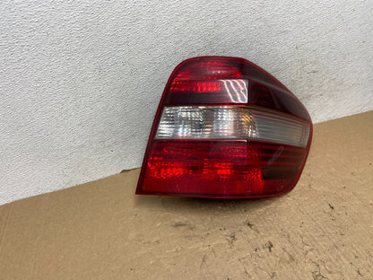 2009 to 2011 Mercedes ML350 ML-Class Right Passenger RH Tail Light AF8187 LK2