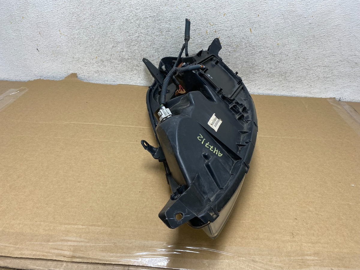 2006 to 2010 Toyota Sienna Right Passenger Rh Side Headlight Halogen AH7712 DW9