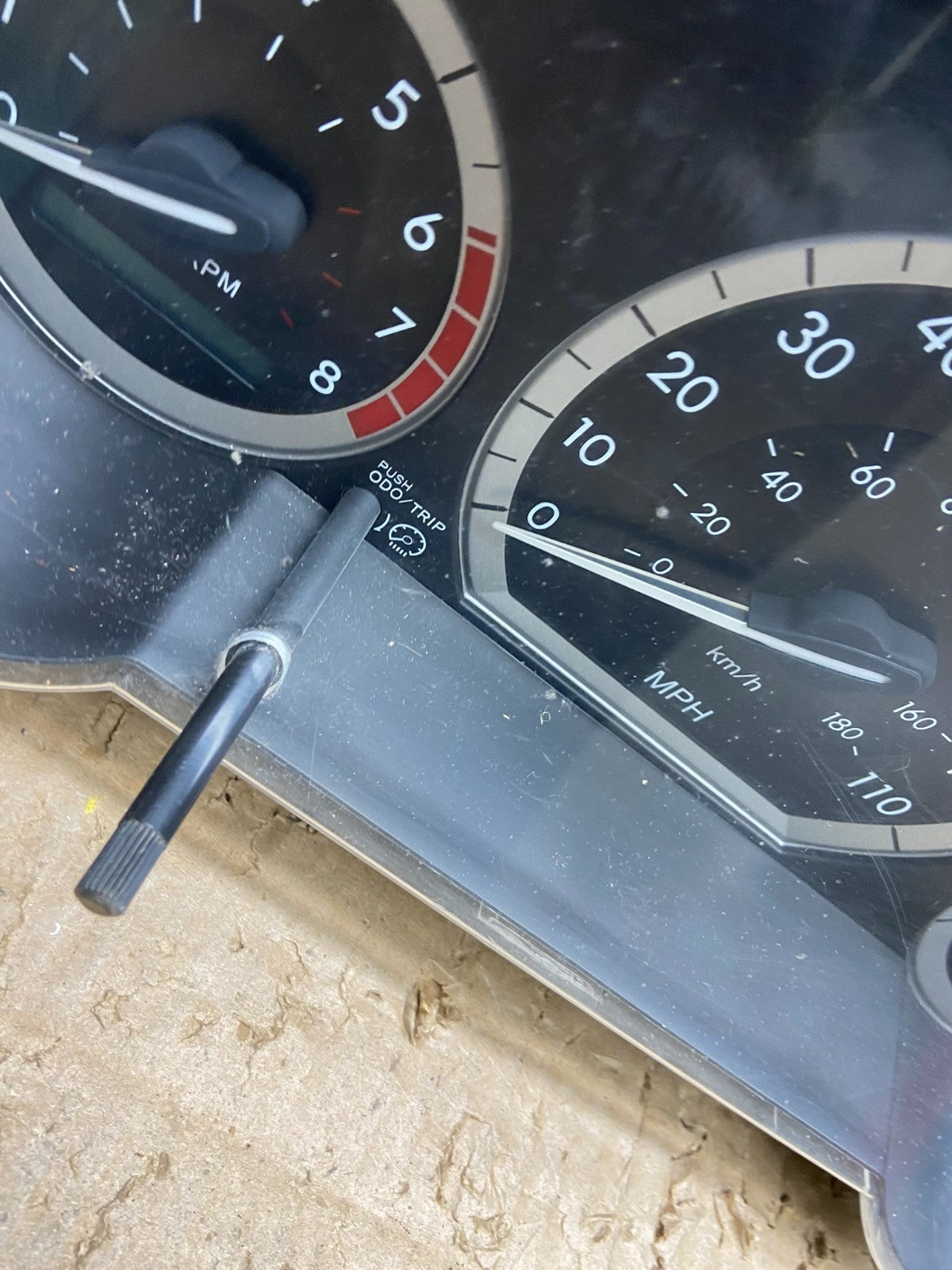 2004 2005 Toyota Sienna Speedometer Cluster Gauge V7757 DG3