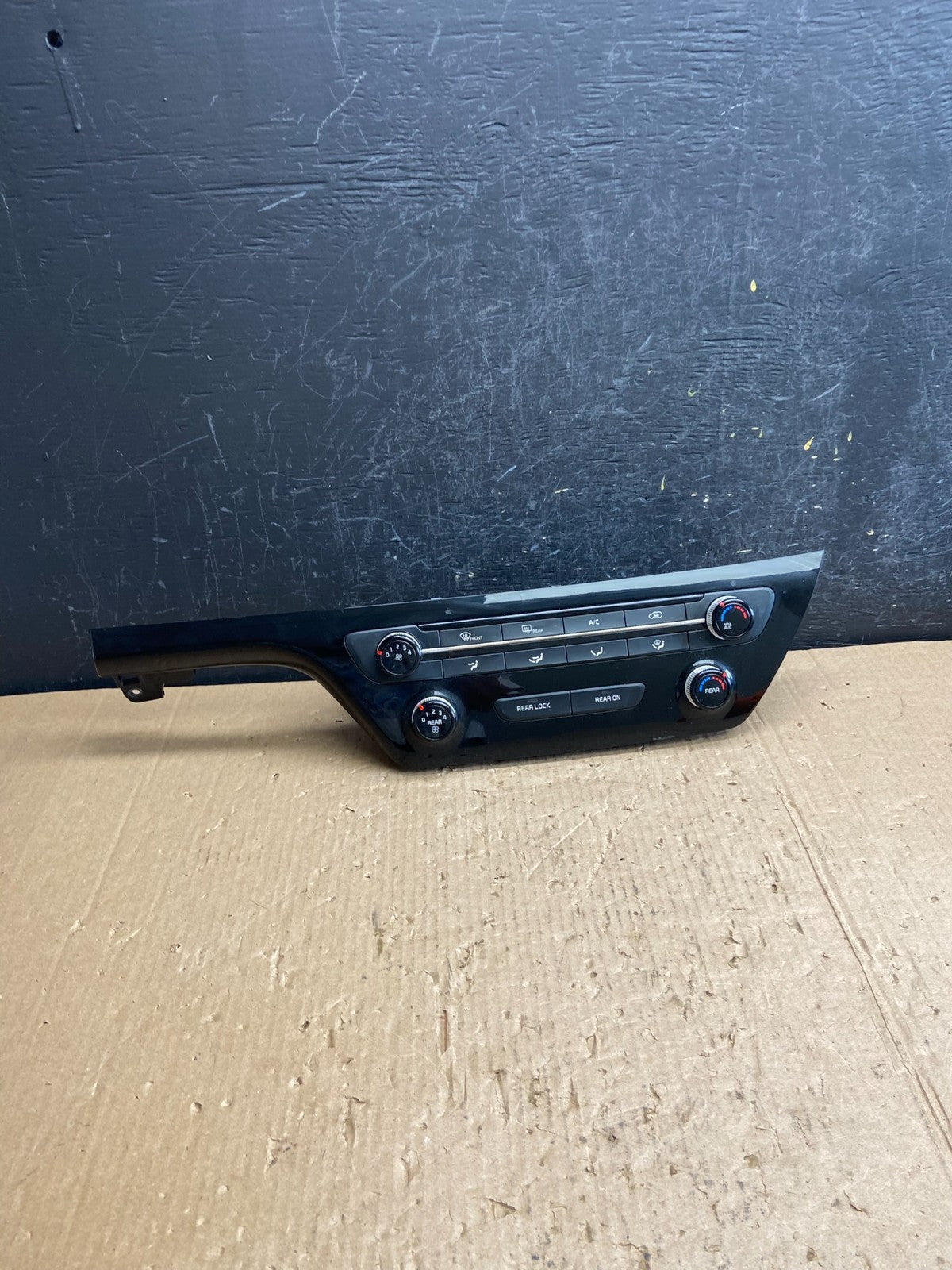 2016 - 2021 Kia Sedona AC Temperature Climate Control Switch AE4193 DG0