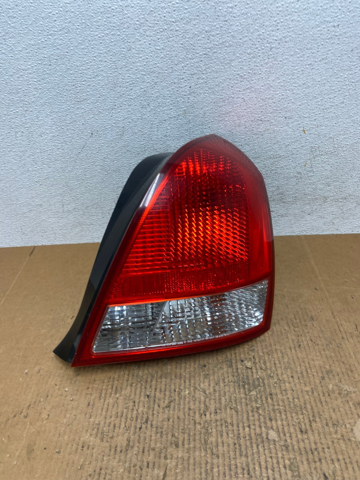 2001 2002 2003 Hyundai Elantra Right Passenger Rh Tail Side Light AE1533 LK0
