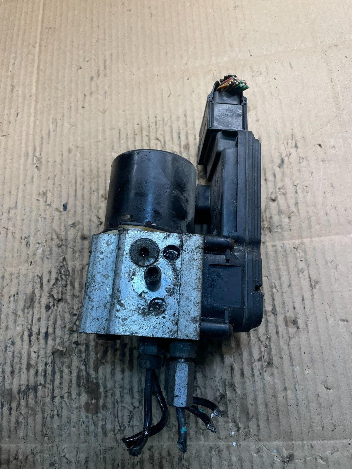 2004 2007 Ford E250 E350 Econoline Anti-Lock ABS Antilock Brake Pump X8860 DG3