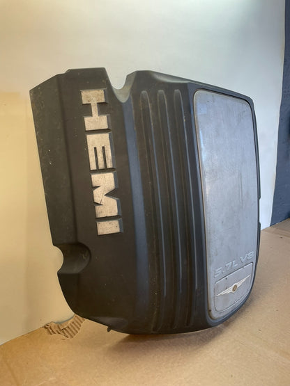 2005 to 2010 Chrysler 300 5.7L V8 Hemi Engine Motor Cover AG3067 DG2