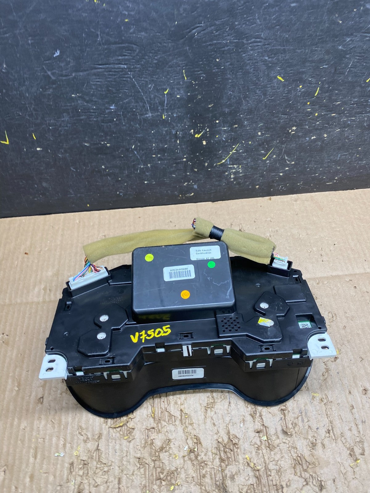 2013 Nissan Pathfinder Speedometer Cluster Gauge OEM V7505 DG4