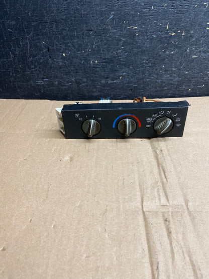2001 - 2007 GMC Chevrolet Express 1500 Climate Control A/C AI6005 DG0