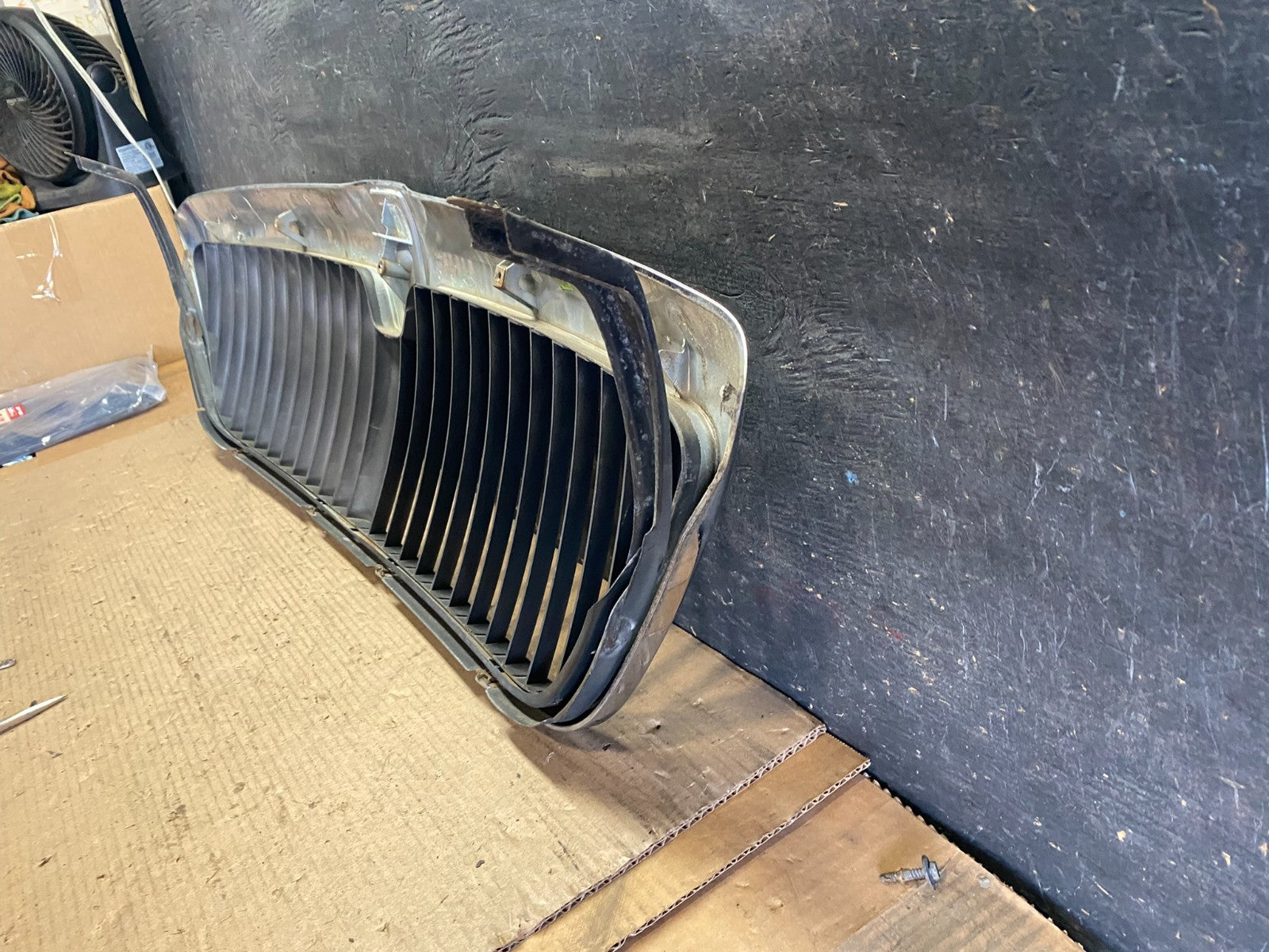 1998 to 2002 Lincoln Navigator Front Upper Grill Grille Oem S3257 DG5