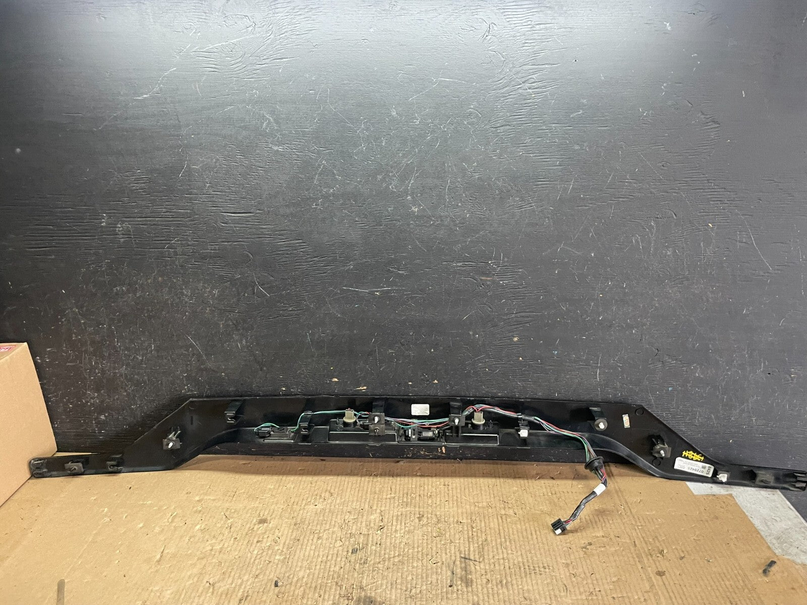 2015 - 2018 Lincoln Navigator Rear Hatch Trim Molding License Camera M61255