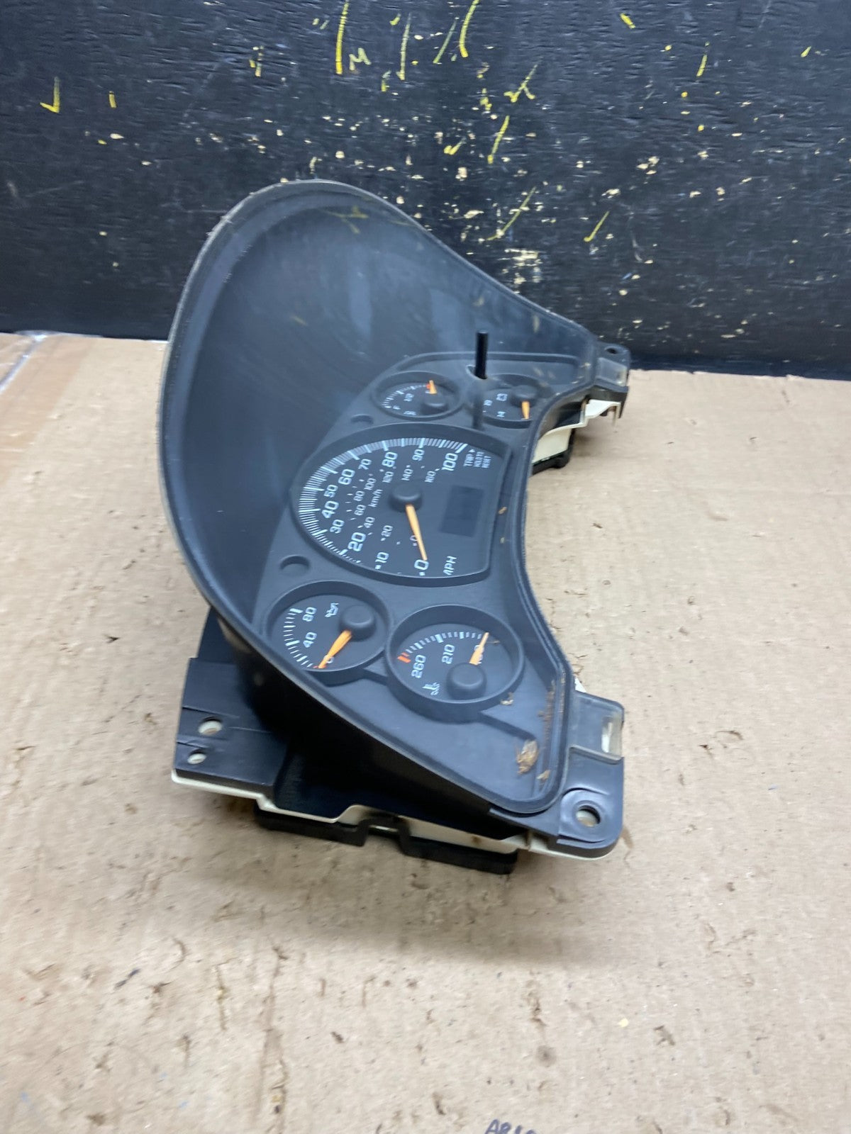 2004 to 2007 Chevrolet Express Speedometer Cluster Gauge OEM  AB5533 DG1