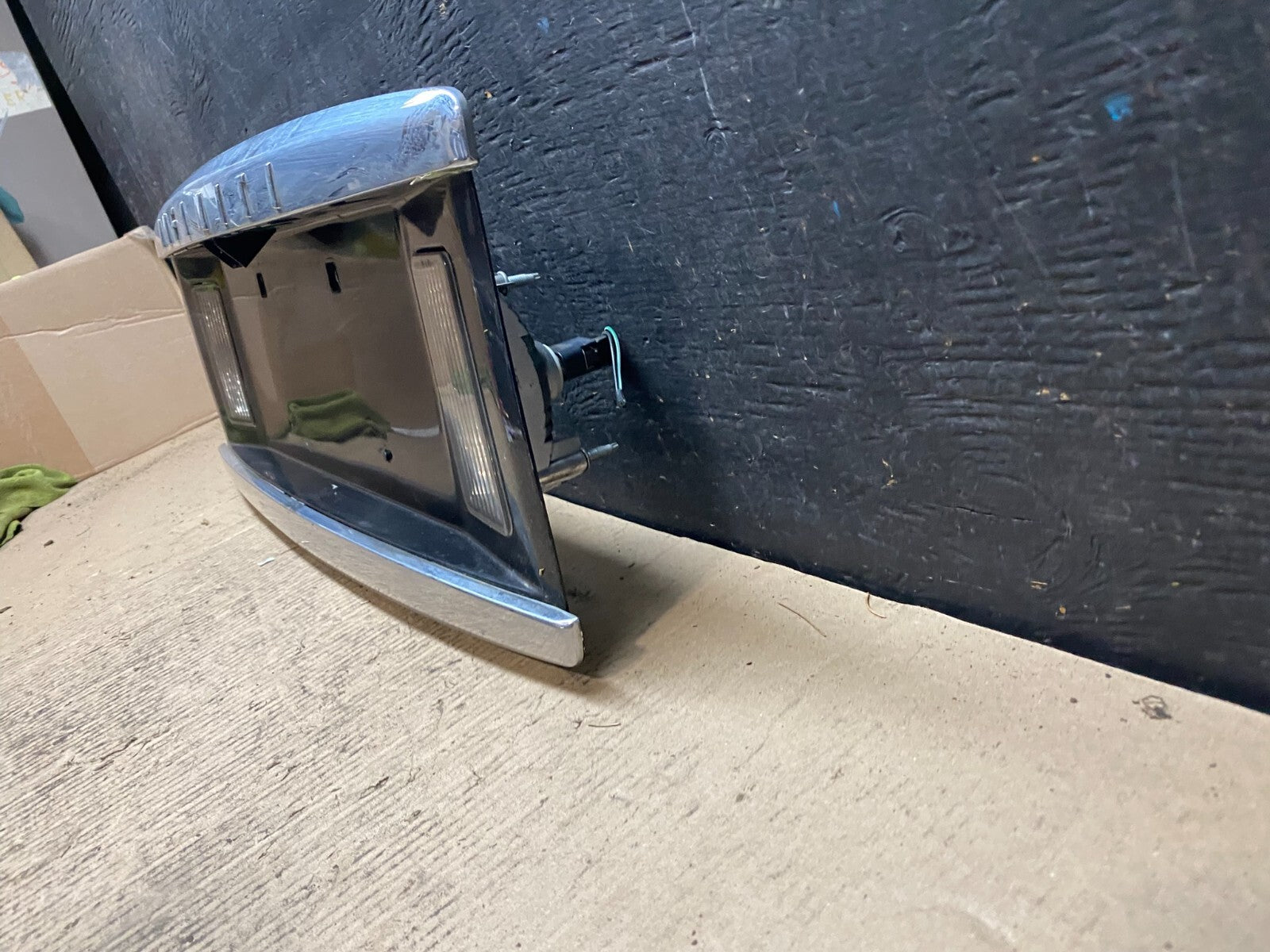 2004 to 2007 Infiniti QX56 License Plate Bracket With Camera N3278 PS1