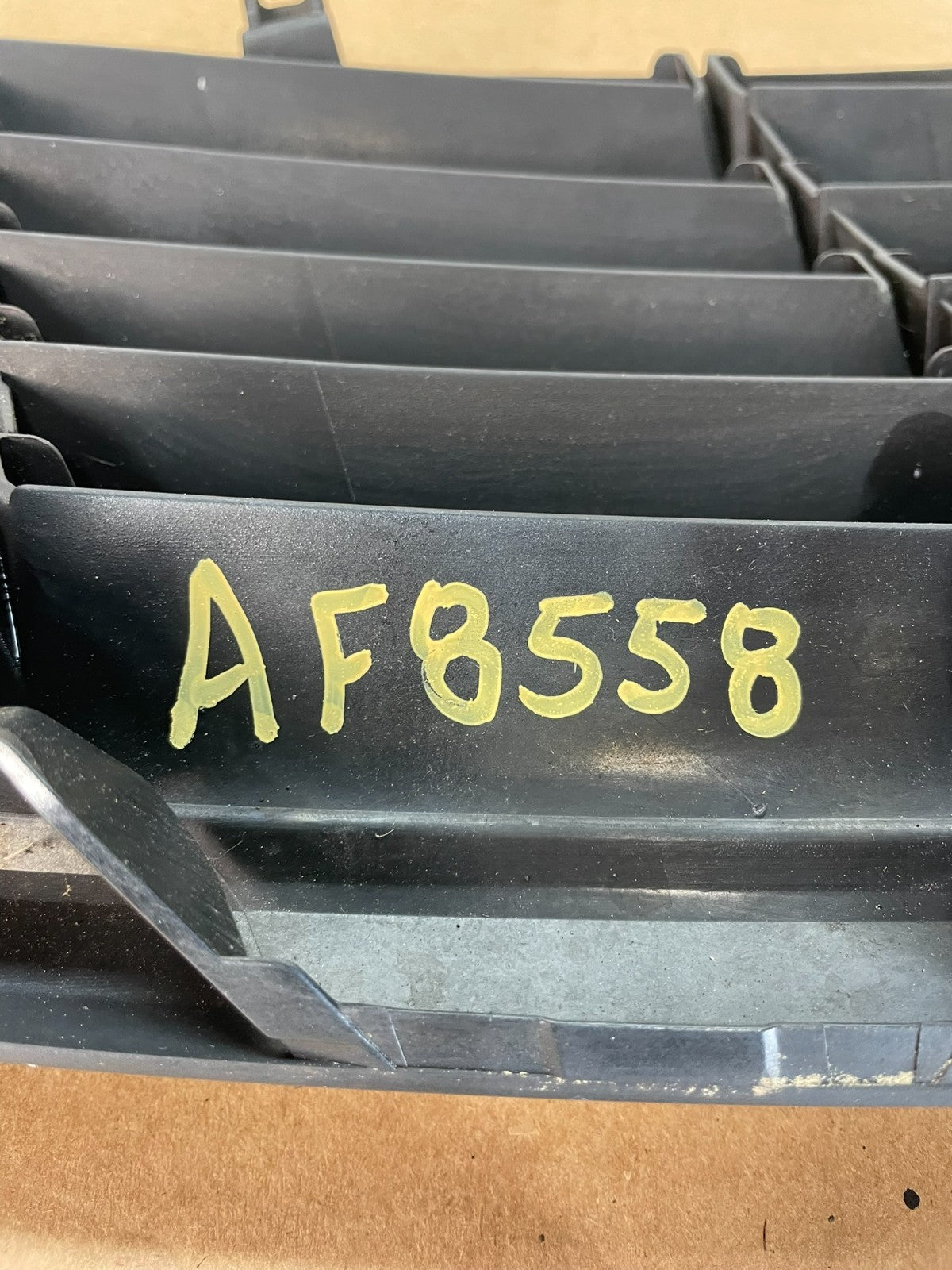 2010 to 2015 Infiniti G37 Front Upper Grill Grille af8558 DG8