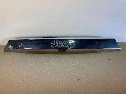 2011-2013 Jeep Grand Cherokee Liftgate Garnish Molding Trim W/ Camera AG9787 DG0