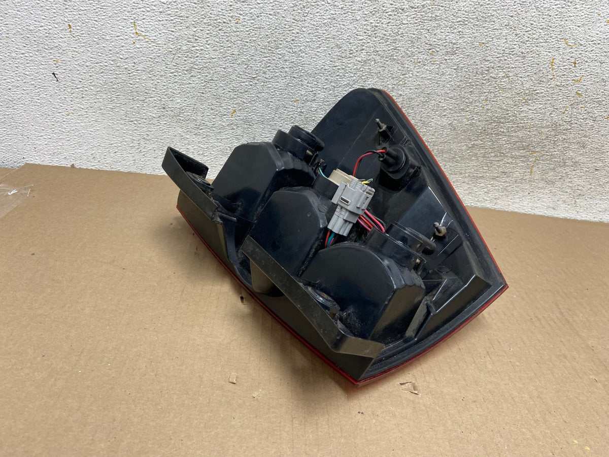 2006-2009 Pontiac Torrent Left Driver LH Side Tail Light AH4364 LK5