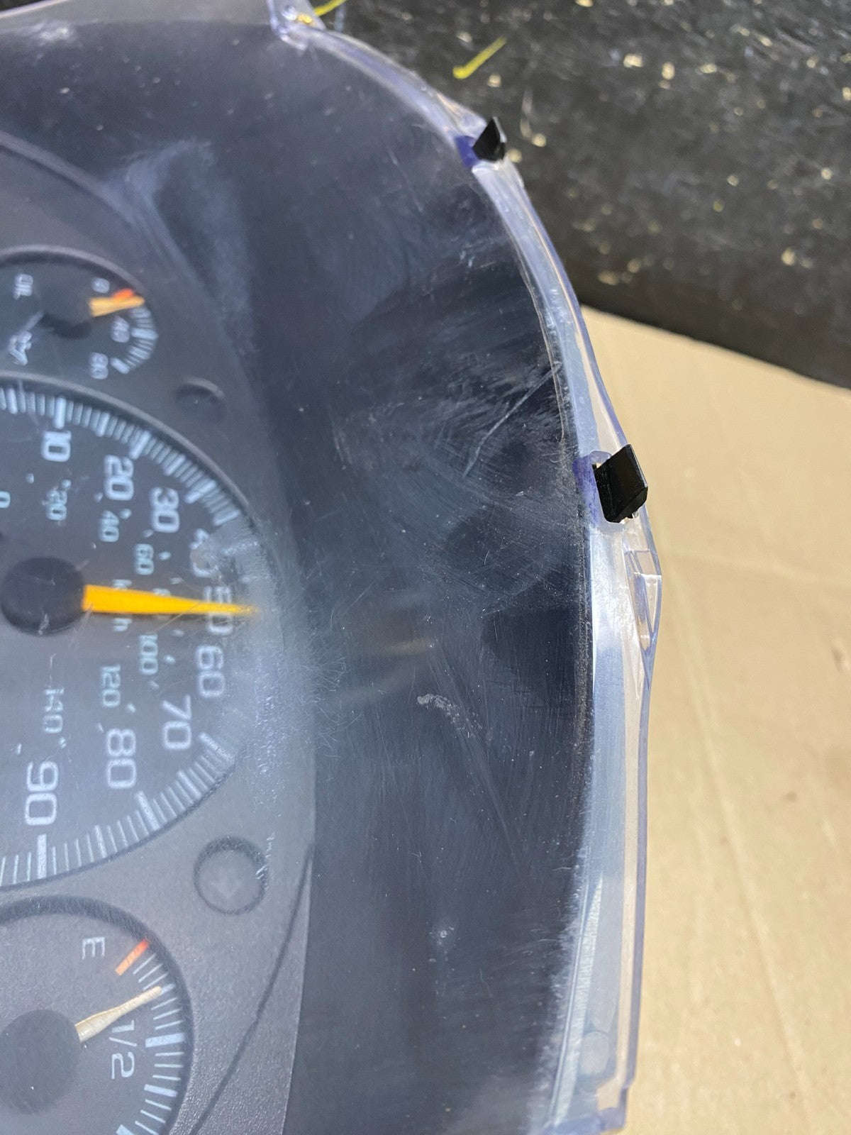 2001 to 2002 Chevrolet Express Speedometer Cluster Gauge U4764 DG2