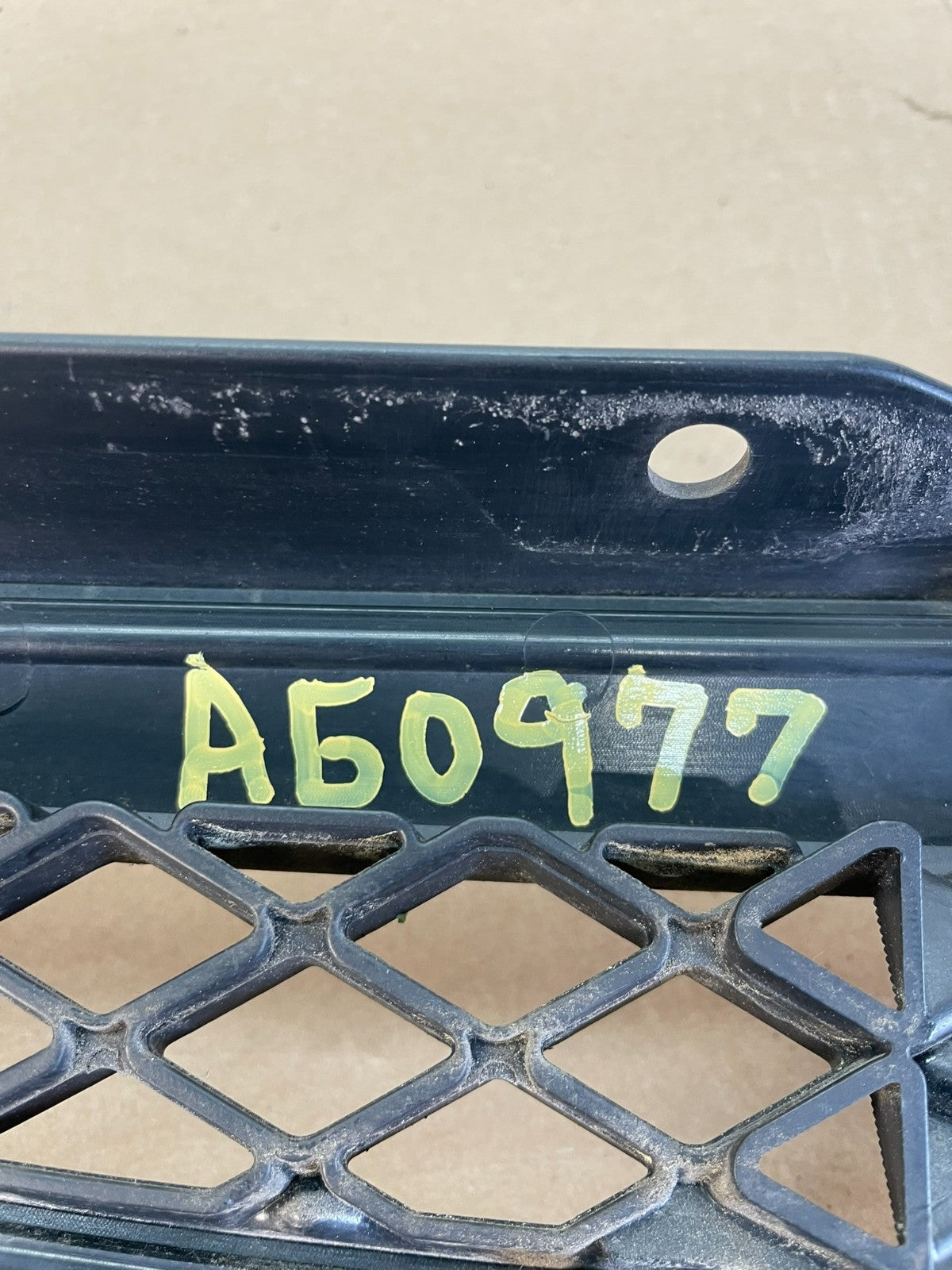 2010 to 2012 Subaru Legacy Outback Wagon Front Grill Grille AG0977 DG5