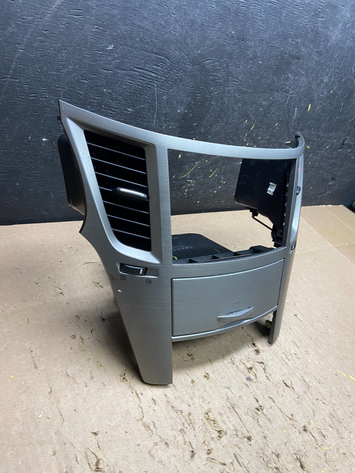 2010 - 2014 Subaru Legacy Radio Console Dashboard Center Panel Trim T6178 DG2