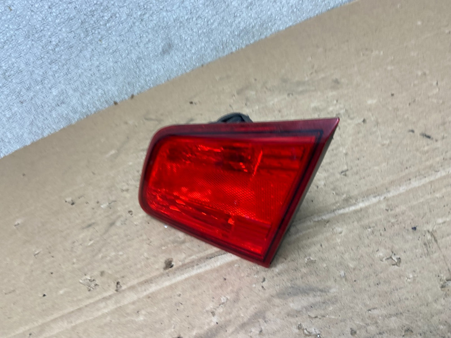 2010-2014 Subaru Legacy Right Passenger Rh Side Tail Light Inner Oem AB4777 LK1