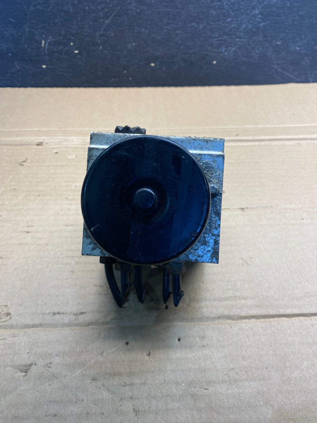 2004-2006 Chevrolet Express ABS Pump Control 13567118 Module AE8095 DG5
