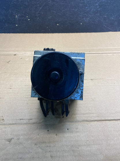 2004-2006 Chevrolet Express ABS Pump Control 13567118 Module AE8095 DG5