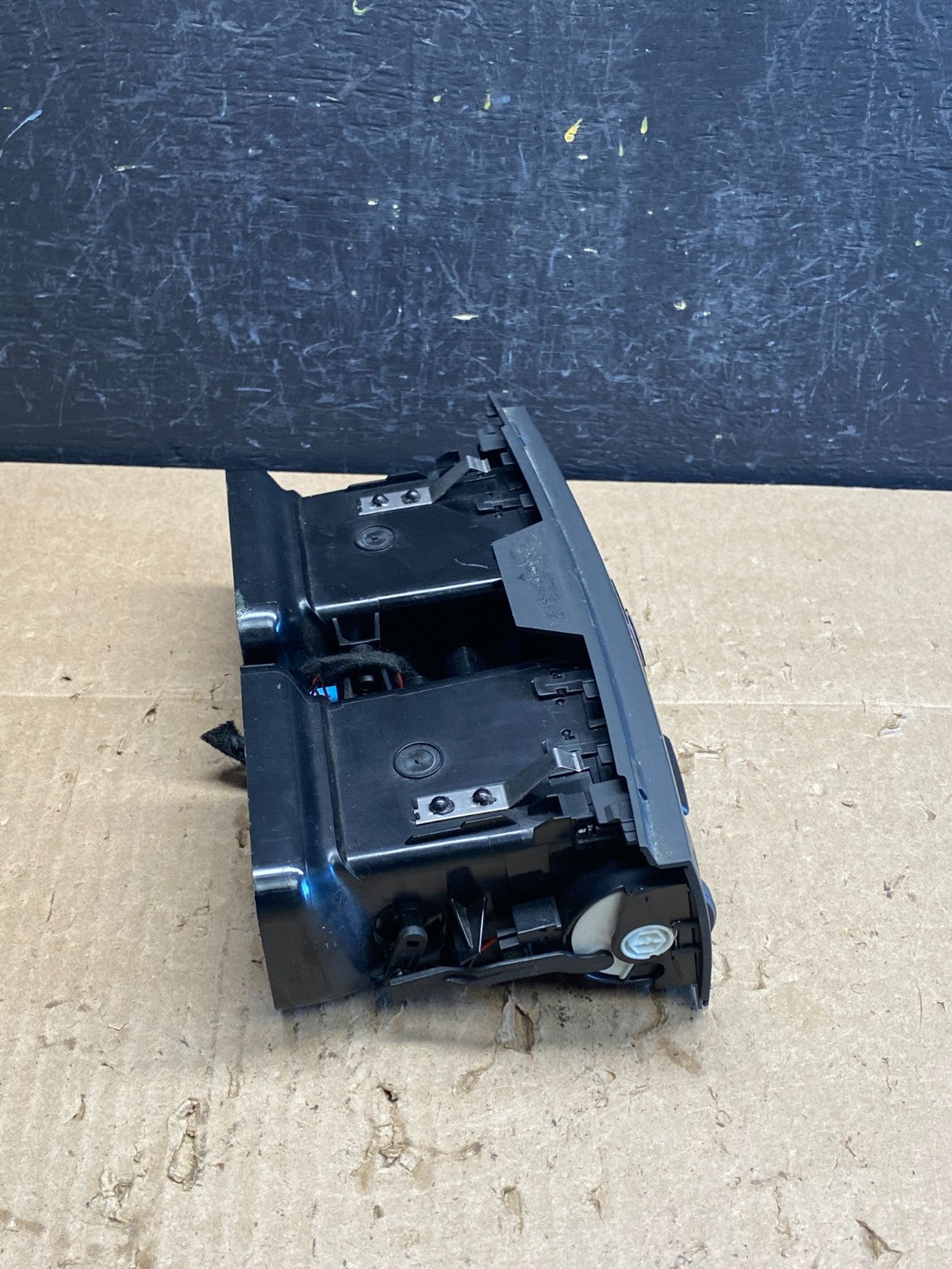 2008 to 2011 Mercedes W204 C300 Front Center Dash AC Air Vent Trim AC9114 DG1