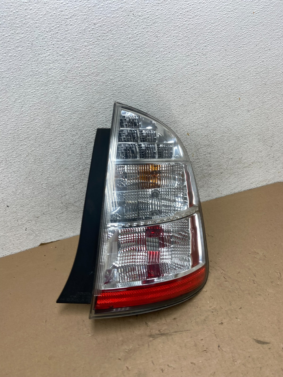 2006 to 2009 Toyota Prius Right Passenger Side Tail Light AG40912