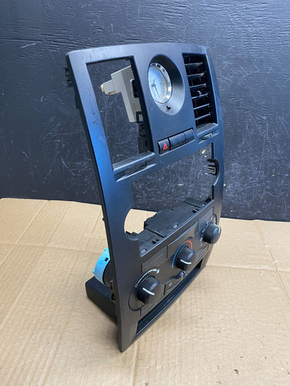 2005 to 2007 Chrysler 300 Dash Heater A/C Climate Control Radio Panel AC9335 DG2