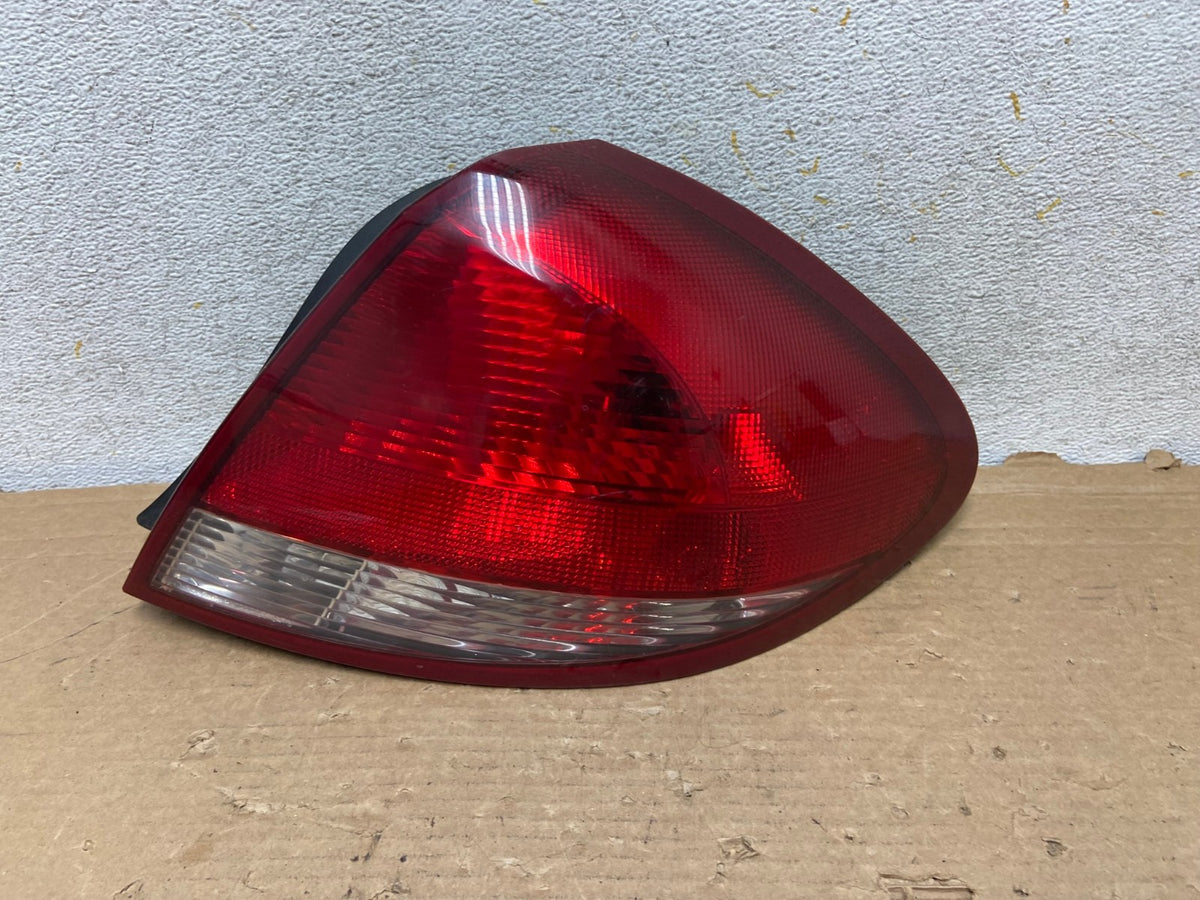 2004 2005 2006 2007 Ford Taurus Right Passenger Side Tail Light AH8983 LK0