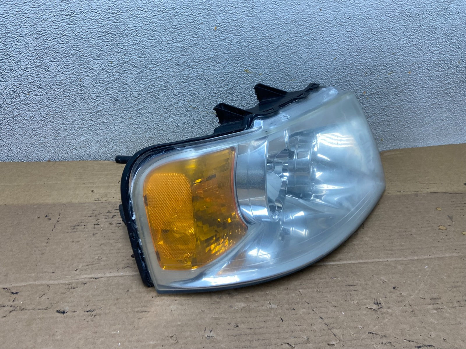 2003 - 2006 Ford Expedition Right Passenger Side Headlight Halogen Oem AB5277 DW2